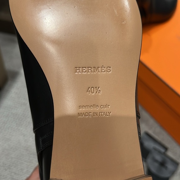Authentic.  Hermes Neo Calfskin ankle boots    Black. Size 40.5.  Like new. - Picture 8 of 16